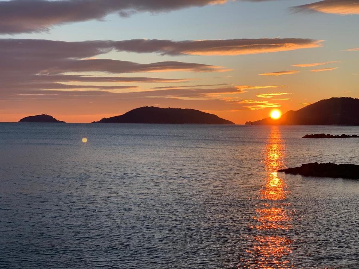 Minisuite Lerici Bagian luar foto